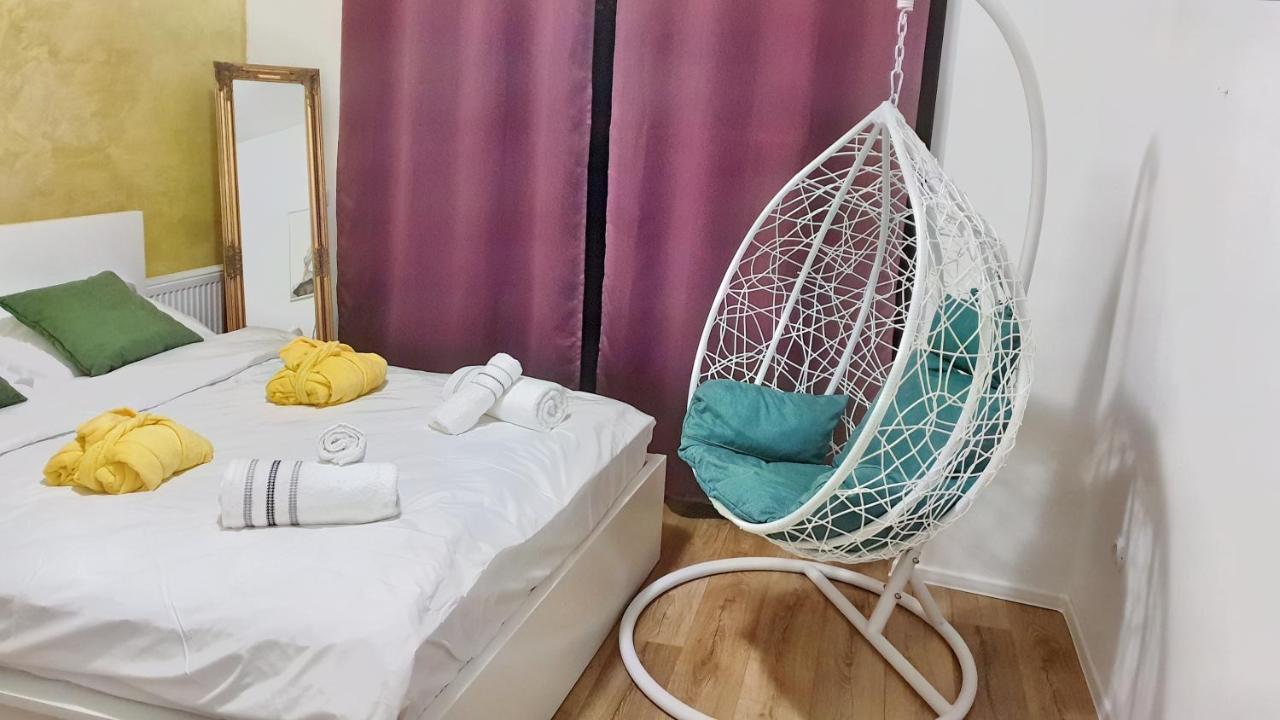 Cozy Penthouse In A New Business Building In City Center. Free Private Parking Apartamento Cluj-Napoca Exterior foto