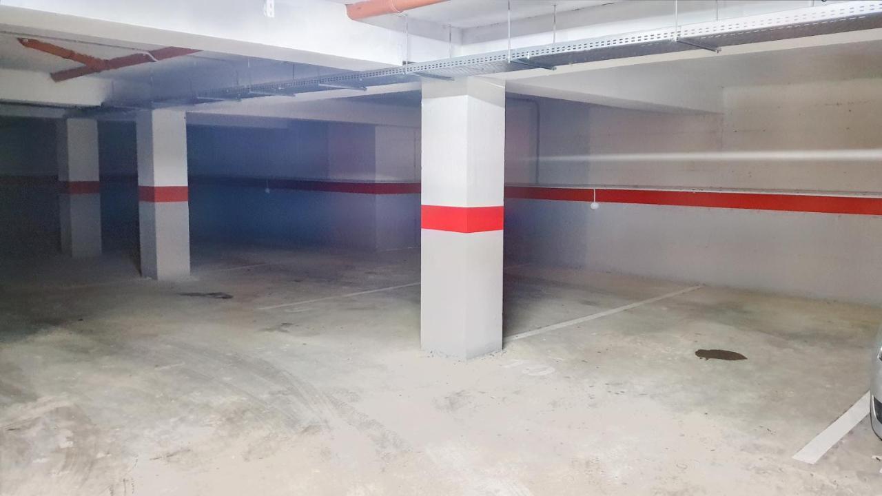 Cozy Penthouse In A New Business Building In City Center. Free Private Parking Apartamento Cluj-Napoca Exterior foto